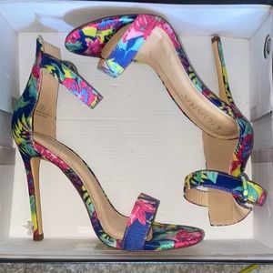 Multi colored heels size 6